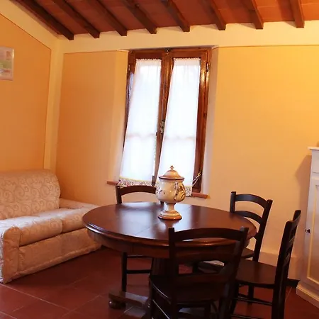 Casa Vacanze La Collina Apartamento *